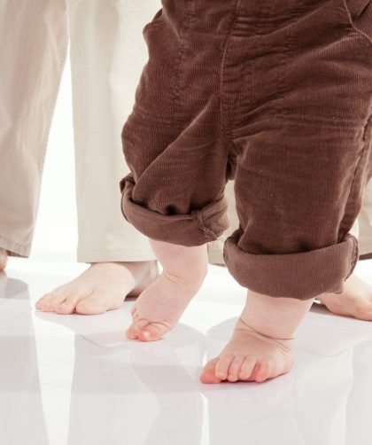 Primeiros passos do bebê? Quando começam e dicas