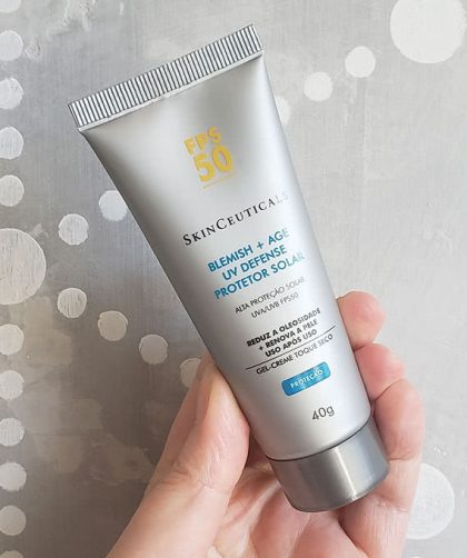 SkinCeuticals Protetor solar Blemish + Age UV Defense na pele oleosa