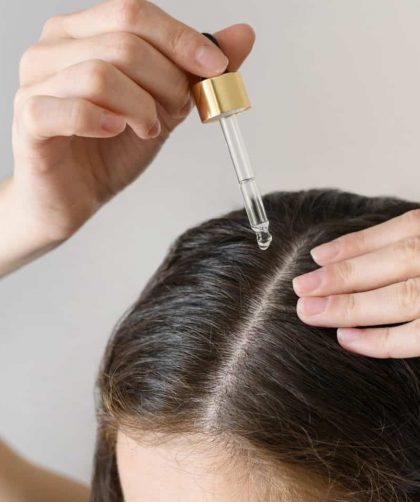 Aprenda como tirar óleo de coco do cabelo sem deixá-lo oleoso