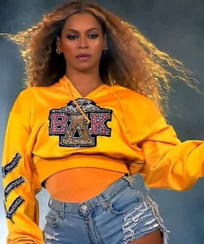 20 grandes cantoras empoderadas que você precisa escutar