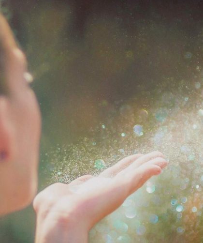 Simpatia de soprar canela na porta para atrair a prosperidade