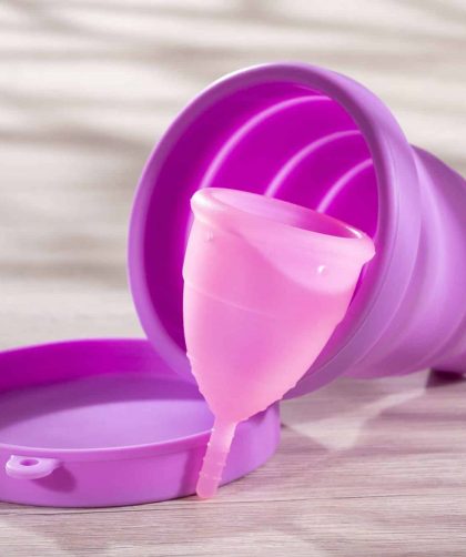 6 benefícios do coletor menstrual: como usar e desvantagens 6 benefícios do coletor menstrual: como usar e desvantagens