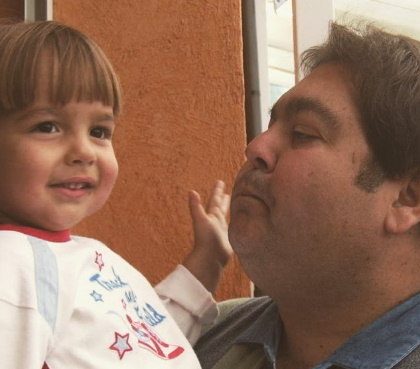 Filho do Faustão repercute na internet ao postar foto antiga com o pai