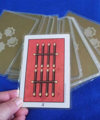 Previsão do Tarot para 15 de novembro: carta Dez de Paus