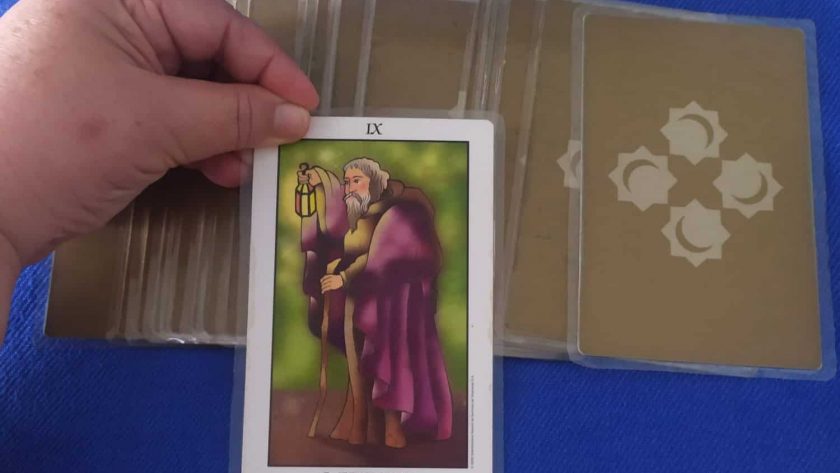 Previsão do Tarot para o dia 04 de novembro: carta Eremita