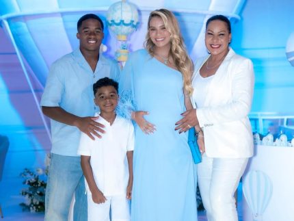 Cíntia Ramos, mãe de Endrick, compartilha fotos ao lado de Gabriely após rumores de tensão