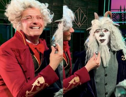Mágico e Dr. Dillamond em “Wicked”, Baccic e Arizio debatem se o Mágico é um carioca nato