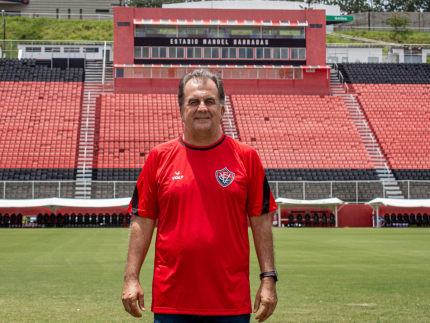 Presidente do Vitória se revolta após decisões da arbitragem em jogo contra Palmeiras
