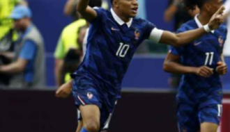 Mesmo eliminado, Mbappé tenta superar marca de Messi na disputa de 3º lugar