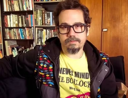 Diretor de séries da Globo, Ricardo Spencer é encontrado morto aos 49 anos em SP Diretor de séries da Globo, Ricardo Spencer é encontrado morto aos 49 anos em SP