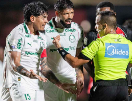 Palmeiras reage às reclamações do Vitória após goleada: “Falsas narrativas” Palmeiras reage às reclamações do Vitória após goleada: “Falsas narrativas”