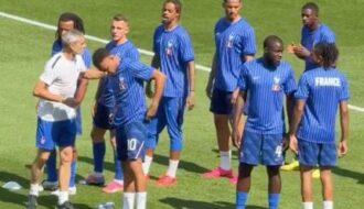 Seleção da França sofre ataque racista de ex-premiê espanhol antes da semifinal