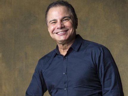 Globo bate o martelo e escala Ricardo Linhares para inaugurar nova faixa de novelas das 22h