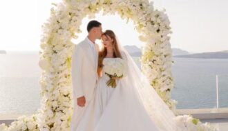 Jogador da Seleção, Gabriel Martinelli oficializa união com Isabella Rousso na Grécia