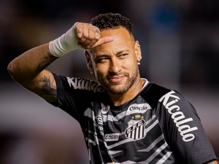 Neymar se manifesta após empate do Santos e nega cobrança em vestiário: “Não vou aceitar”