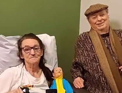 Marquito recebe Raul Gil em clínica de reabilitação e se emociona: “Me colocou na TV” Marquito recebe Raul Gil em clínica de reabilitação e se emociona: “Me colocou na TV”