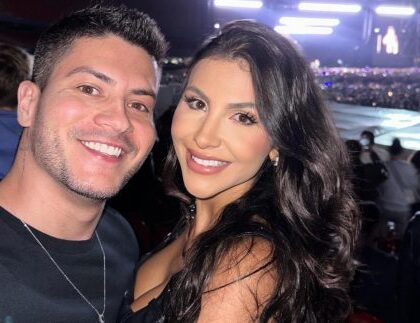 Arthur Aguiar e Jheny Santucci oficializam casamento em cerimônia no civil Arthur Aguiar e Jheny Santucci oficializam casamento em cerimônia no civil