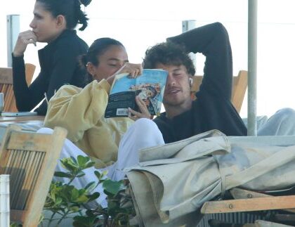 Nem o frio separou Bruna Marquezine e Shawn Mendes em manhã romântica no Rio Nem o frio separou Bruna Marquezine e Shawn Mendes em manhã romântica no Rio