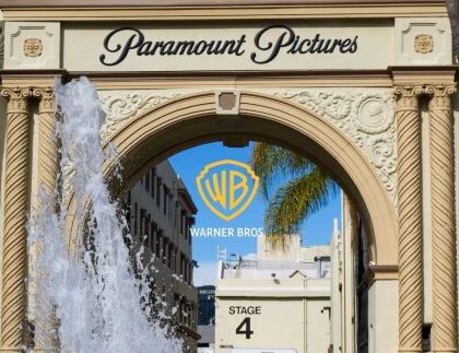 Justiça dos EUA trava fusão de R$ 562 bilhões entre Paramount e Warner Bros.