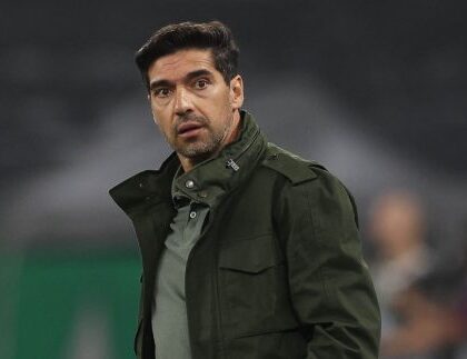 Vitória lembra histórico de Abel Ferreira para rebater crítica do treinador: “Mais que o dobro” Vitória lembra histórico de Abel Ferreira para rebater crítica do treinador: “Mais que o dobro”