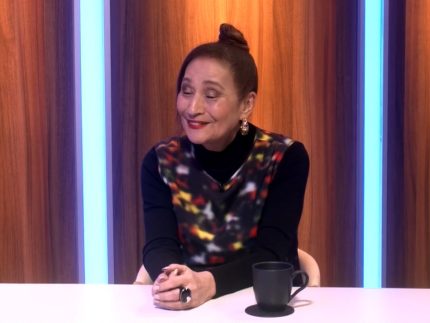 Sonia Abrão relembra histórias com ícones da TV e opina sobre futuro de “BBB” e “A Fazenda”
