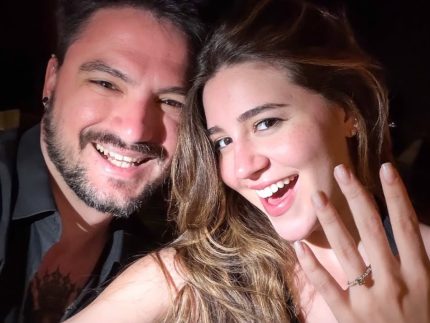 Felipe Neto anuncia noivado com Juliane Carvalho e entrega detalhe inusitado do pedido