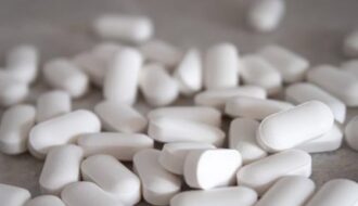 Alerta: Anvisa suspende lote de paracetamol após suspeita de contaminação por bolor