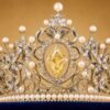 Coroa milionária? Joia da Miss Universe Brasil 2026 com ouro e pedras impressiona