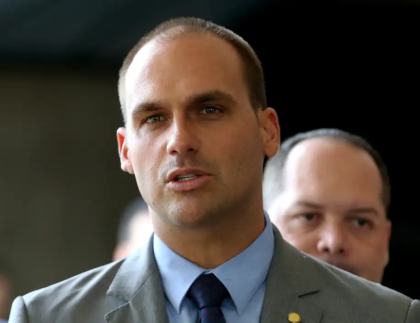 Eduardo Bolsonaro recebe autorização para morar permanentemente nos EUA
