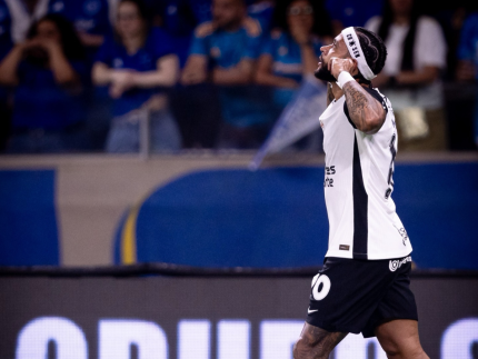 Após novela para renovação, Memphis já tem data para se reapresentar no Corinthians