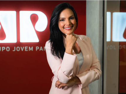Márcia Dantas se pronuncia após deixar programa em lágrimas por confusão com diretor