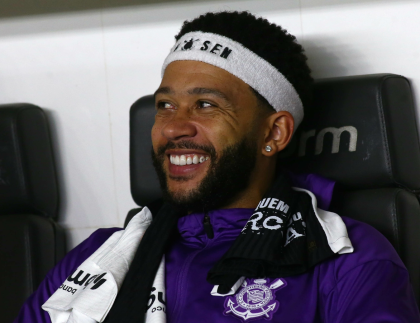 Memphis posta recado enigmático em meio a impasse no Corinthians: “Estou esperando”