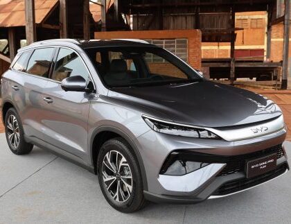 Em novo vídeo, BYD coloca críticos frente a frente com o Song Pro Super-Híbrido Flex Fuel Em novo vídeo, BYD coloca críticos frente a frente com o Song Pro Super-Híbrido Flex Fuel