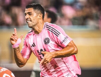 Luis Suárez entra com cobrança de dívida contra o Grêmio em órgão da CBF. Entenda Luis Suárez entra com cobrança de dívida contra o Grêmio em órgão da CBF. Entenda