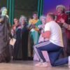Atriz do musical “Wicked” no Brasil, Myra Ruiz é pedida em casamento no palco