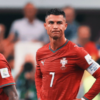 De visual novo! Cristiano Ronaldo chama atenção durante treino