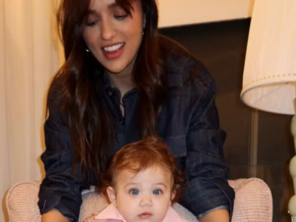 Rafa Kalimann celebra 7 meses de Zuza e brinca com visual de boiadeira: “Minha cowgirl”