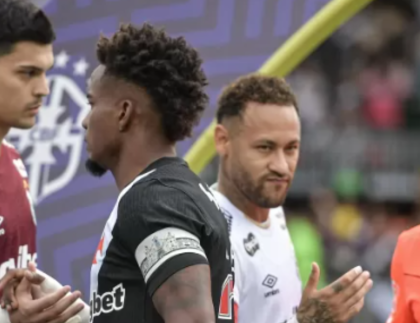 “Soberba”, responde Neymar ao ser ignorado por jogador do Vasco em aperto de mão