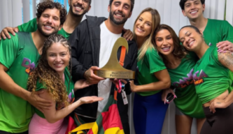Top 1: Pedro Scooby vence competição surf e comemora no ensaio do Dança dos Famosos