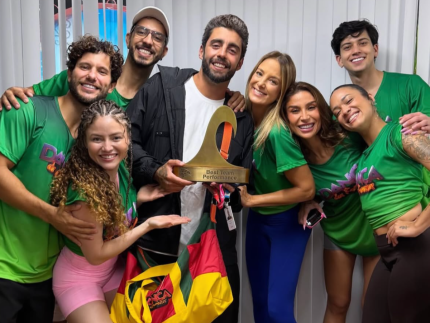 Top 1: Pedro Scooby vence competição surf e comemora no ensaio do Dança dos Famosos