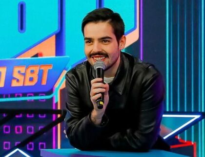 João Silva celebra um ano no SBT e comemora crescimento de audiência João Silva celebra um ano no SBT e comemora crescimento de audiência