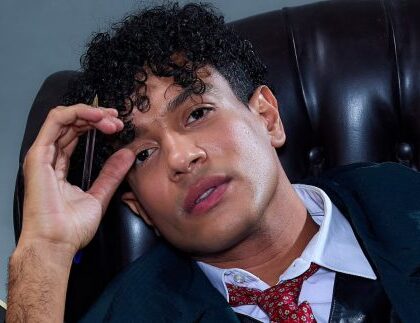 Após marco na Disney, Gabriel Vicente encara novo desafio em musical sobre Piaf