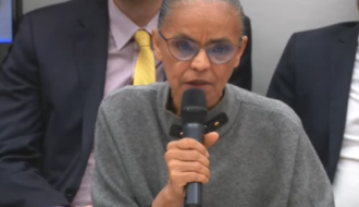 Homem tenta agredir Marina Silva durante caminhada de Fernando Haddad em SP