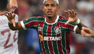 Alerta no Fluminense: John Kennedy volta ao hospital durante recuperação de lesão