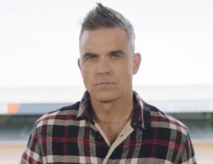 Robbie Williams descobre autismo aos 52 anos: “Explica muita coisa”