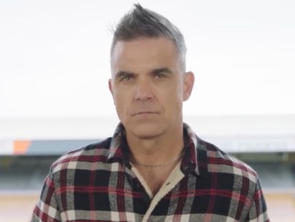 Robbie Williams descobre autismo aos 52 anos: “Explica muita coisa”