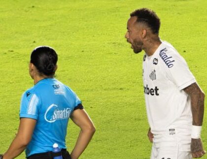 Neymar contesta leitura labial de especialista: “Então faz 100% correto” Neymar contesta leitura labial de especialista: “Então faz 100% correto”