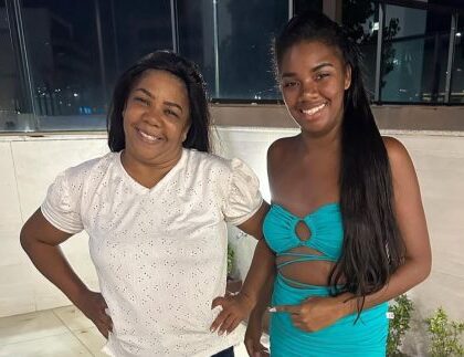 Raquel Brito e mãe dispensam avião e encaram 12 horas de ônibus para ver luta de Davi