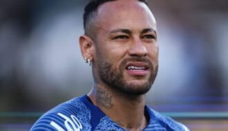 Neymar contesta ranking dos maiores goleiros da história e cobra presença de dois brasileiros