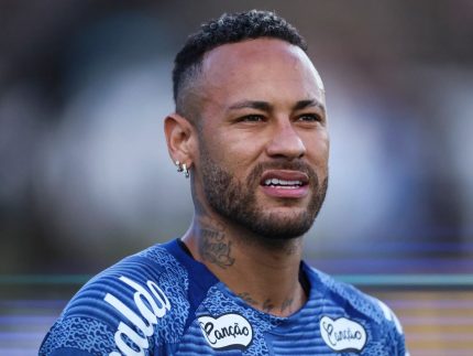 Neymar contesta ranking dos maiores goleiros da história e cobra presença de dois brasileiros